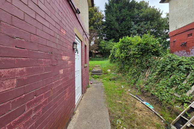 9 Walden Drive, Bradford photo 3