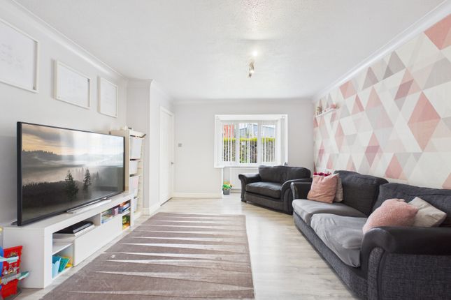 6, WARNEFORD AVENUE, OSSETT photo 3