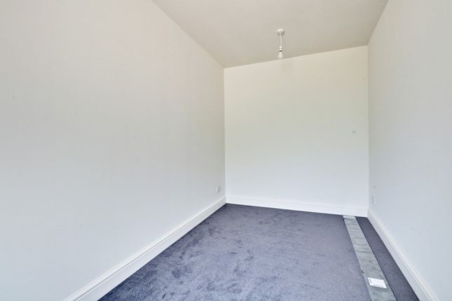 1 Brookend Road, Sidcup, Kent photo 4