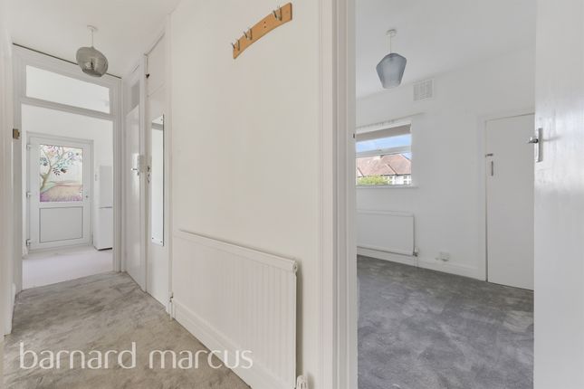Flat for sale in Manor Green Road, Epsom