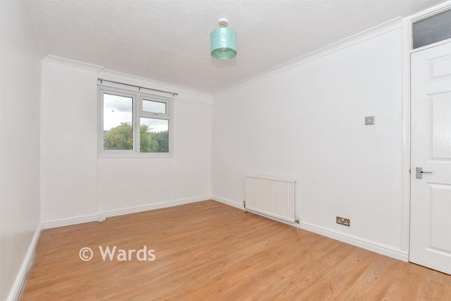 11, Herons Way, Hythe photo 4