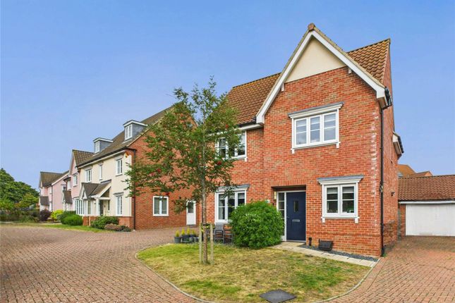 4-bed house on 11, Nightjar Grove, Woodbridge, £450,000