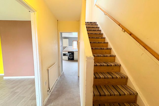 17 Waun Fach, Bridgend photo 3