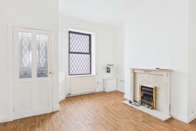 415, Cheetham Hill Road, Dukinfield photo 2