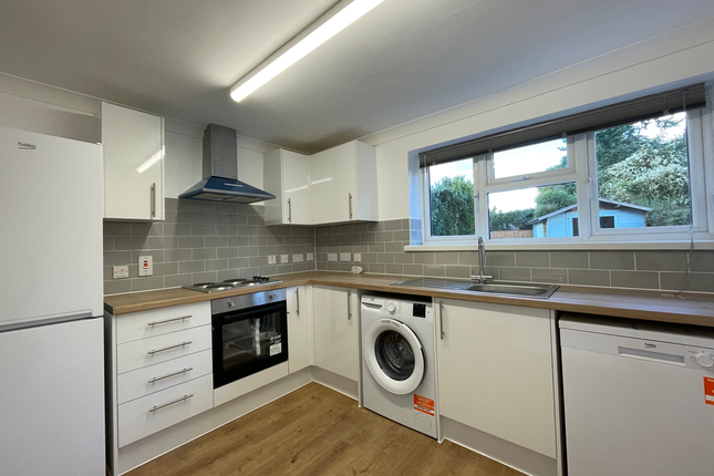 Willow Way Woking, null photo 2