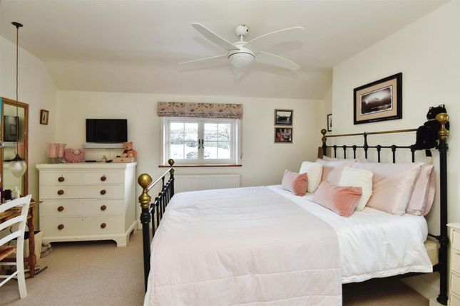 Main Bed1.Jpg