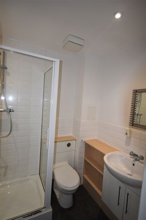 Flat for sale in Parkhouse Court, Hatfield