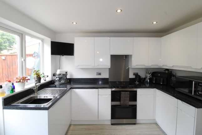18, Yeadon Court, Newcastle Upon Tyne photo 5
