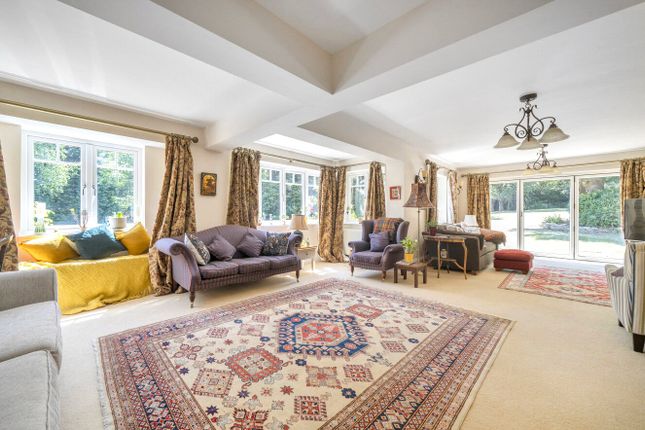Robin Lodge, 29, Robin Lane, Berkshire photo 2