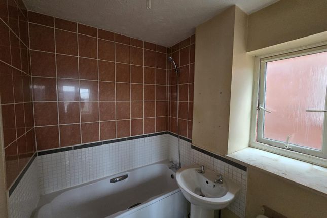 162, Essington Way, Wolverhampton photo 3