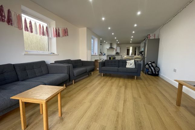 16, Flora Street, Cardiff photo 3