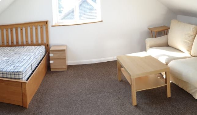 17, BROOMFIELD RD, CHADWELL HEATH photo 2