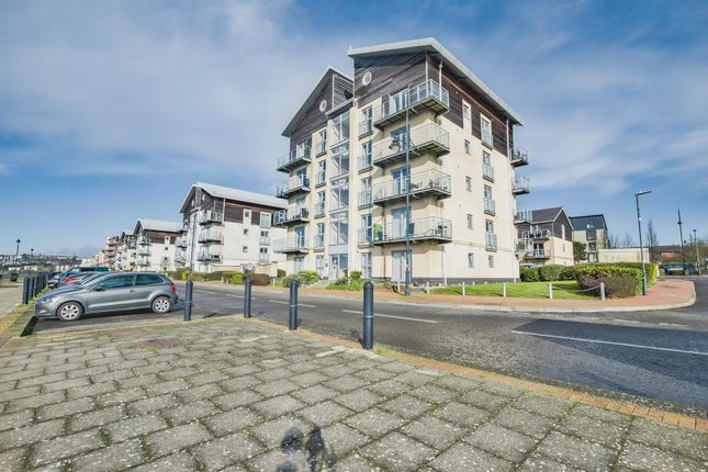 Thumbnail Flat for sale in Cei Dafydd, Barry