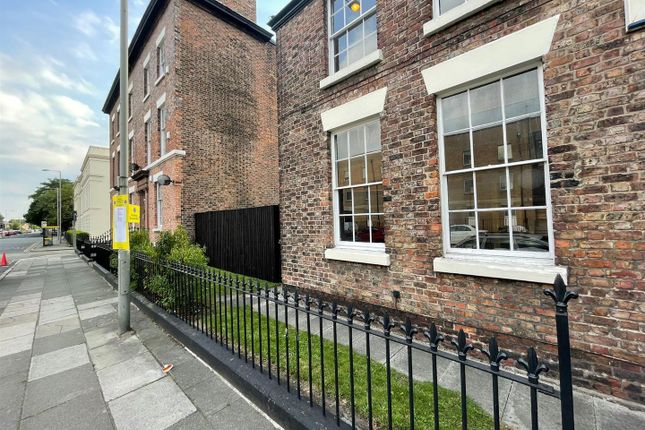 Flat for sale in Falkner Square, Toxteth, Liverpool