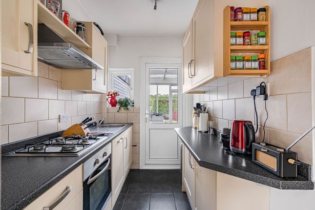 19 Caenwood Road, Ashtead photo 4