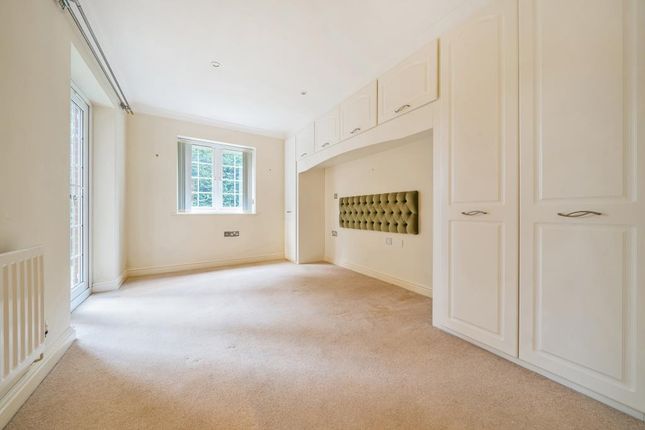 Flat for sale in Sunningdale, Ascot