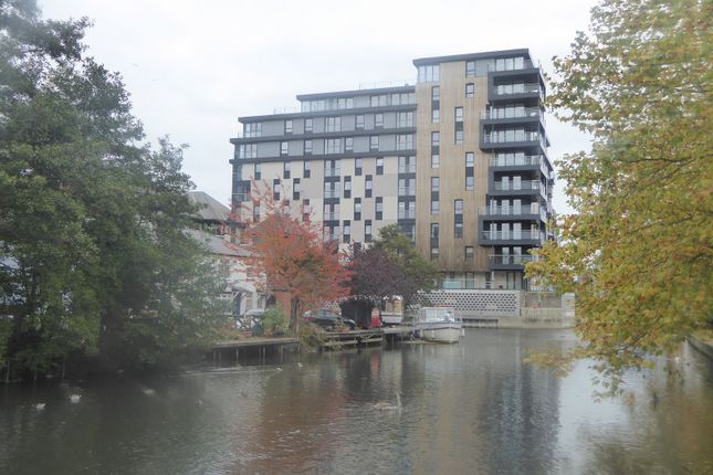 Studio flat on 53, Kennet House, Reading, £1,050/mo