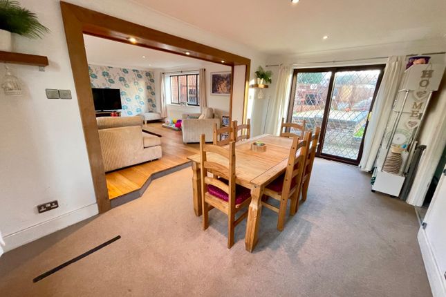 22 Bellerby Rise, Luton, Bedfordshire photo 4