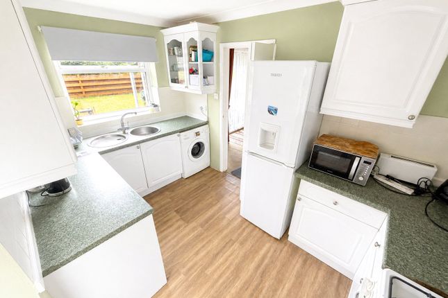 4, Tarrant Close, Poole photo 2