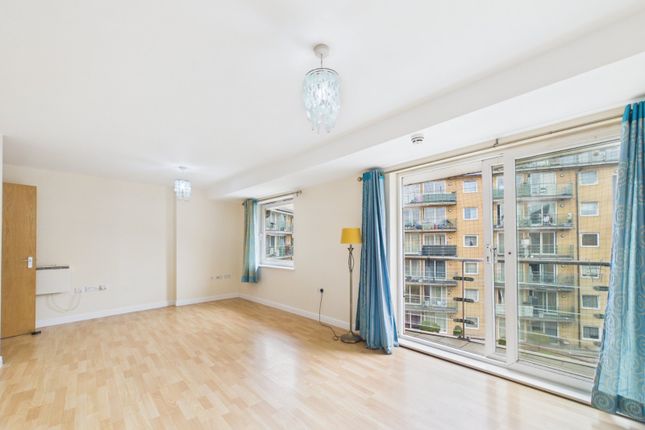 Flat 168, Berberis House,, Highfield Road, Feltham photo 2