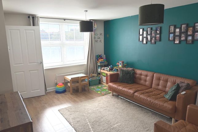 9, Alfred Way, Buckingham photo 3