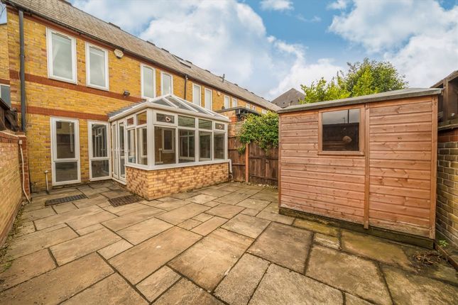9, Lime Close, London photo 2