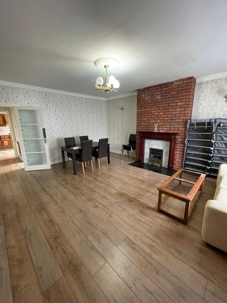 9 Harewood Avenue, Northolt photo 3