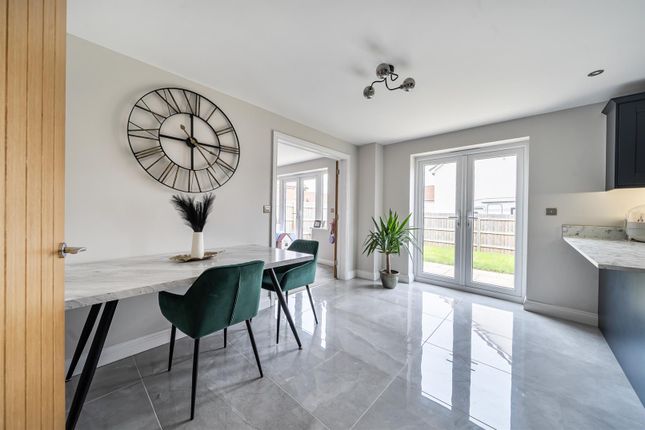 23 Batts Meadow, Bridgwater photo 3