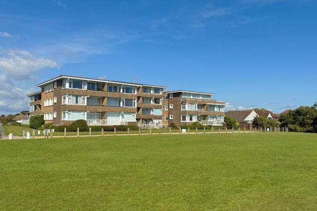 Dolphin Court, Rustington photo 4