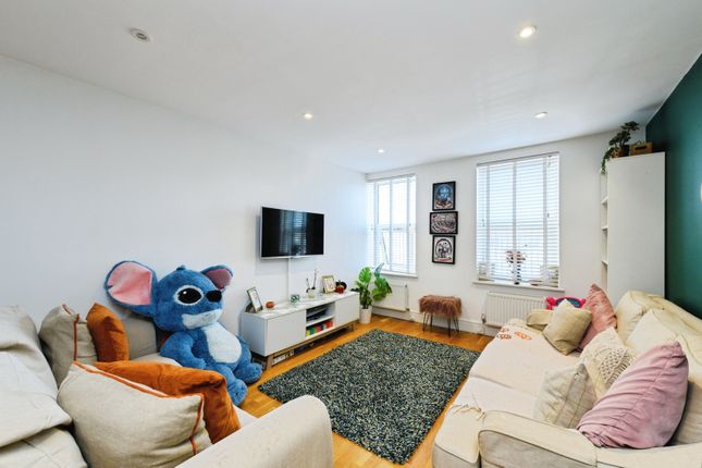 Flat 6 514a,, London Road, Surrey photo 4