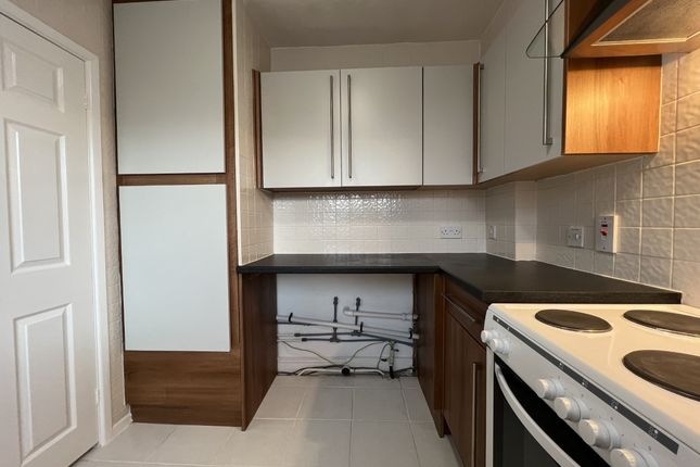 187, Bowfell Court, Coventry photo 5