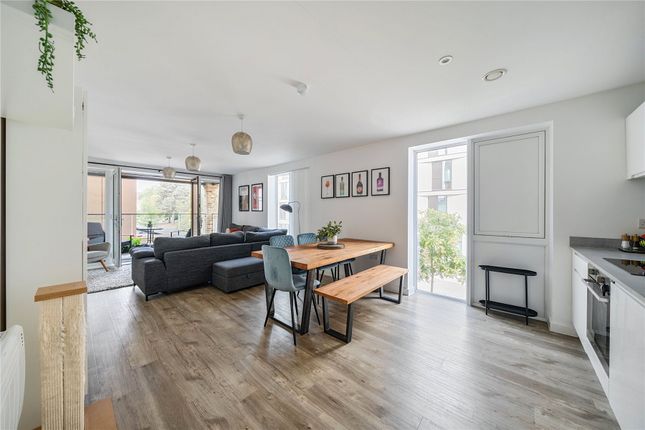 8 Carver House, 8, Spitfire Chase, Surrey photo 4