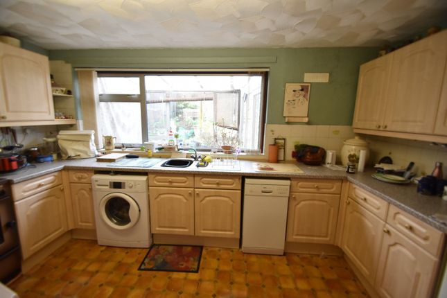 Thumbnail Semi-detached house for sale in Hedge End Walk, Havant