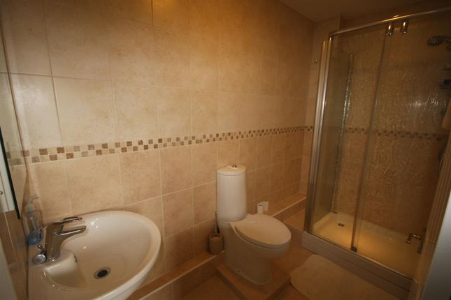 Room 7H, 7, Kitchener Rd, Amesbury photo 2