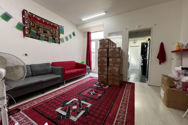 86, Carlton Avenue, Manchester photo 2