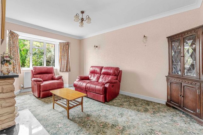 3 Beaumont Way, High Wycombe photo 3