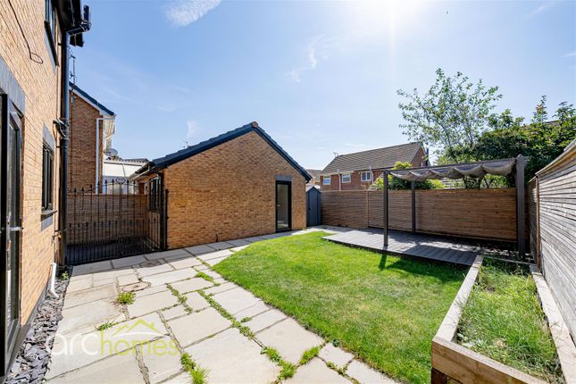 7, Meadows Close, Wigan photo 4