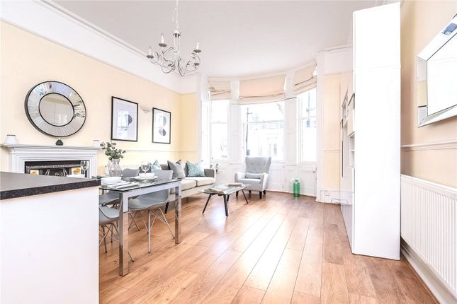 2 bed flat to rent in Trebovir Road, Earls Court, London SW5