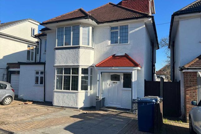 Thumbnail Detached house to rent in Fernhurst Gardens, Edgware
