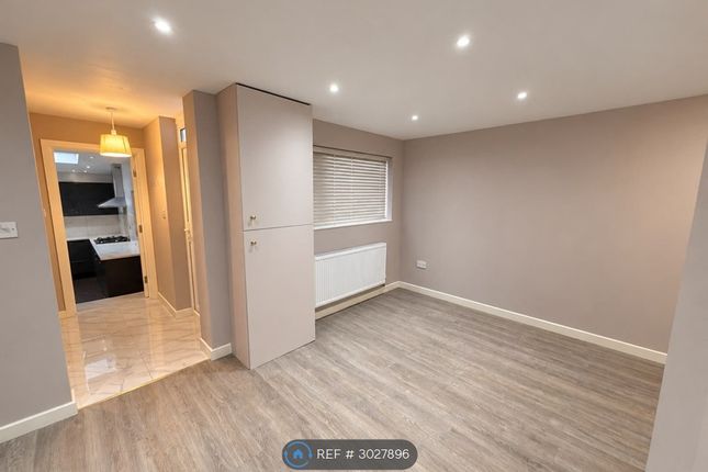 Campion Close, Coventry photo 5