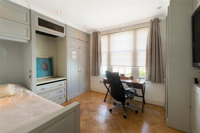 15, Cadogan Lane, London photo 4
