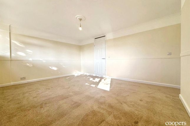 Aspen Close, West Drayton photo 3