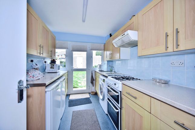 2, Beverley Crescent, Kent photo 4