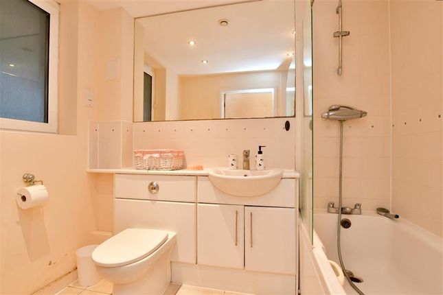 Flat for sale in Kingscote Way, Brighton, East Sussex