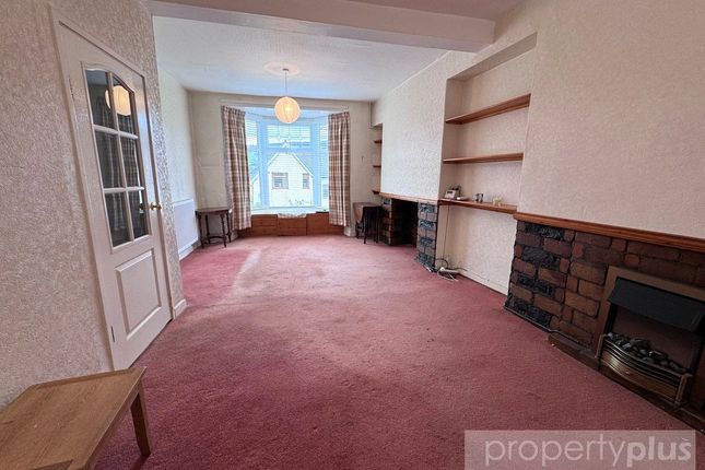 5, Llyn Crescent, Rhondda Cynon Taff photo 2