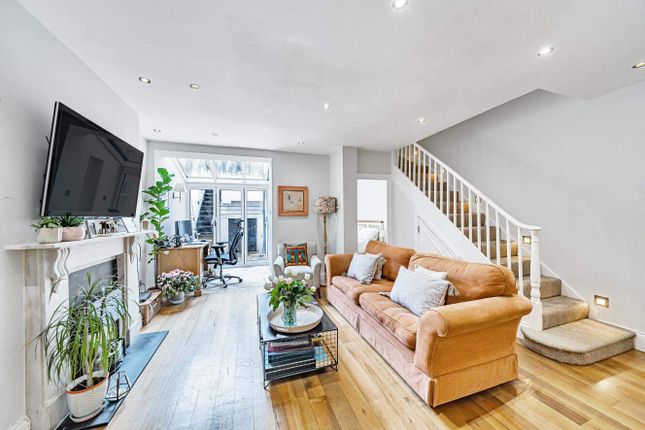 Flat for sale in Ifield Road, London