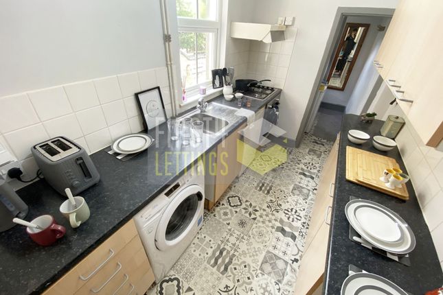 Clarendon Park Road, Leicester photo 4