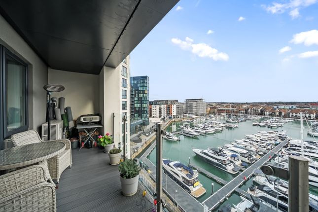 Thumbnail Flat for sale in Maritime Walk, Ocean Village, Southampton, Hampshire