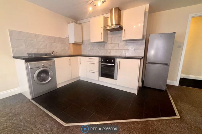 Flat   London Road, King's Lynn photo 5
