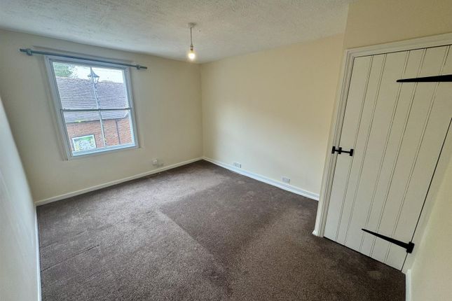 Flat Above, Lewall House, High Street, Newent photo 5